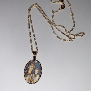 Medalla con cadena