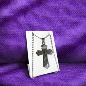 Cruz con cadena
